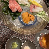 完全個室鮨和食かなうS - 刺し盛り。