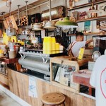 ZHYVAGO COFFEE WORKS OKINAWA - 店内