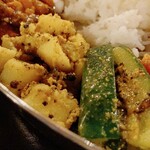 月と太陽 - 月と太陽のダルバート　タルカリ