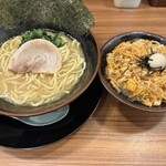 Ichikakuya - 『ラーメン、ネギチャ丼』