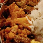 月と太陽 - 月と太陽のダルバート　タルカリ