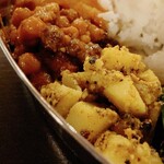 月と太陽 - 月と太陽のダルバート　タルカリ