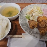 Oyakodon To Karaage Tamagoya - 醤油からあげ935円