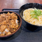 讃岐うどん大使 東京麺通団 - 釜たま(温)・中（682円税込）、麻婆丼（440円税込）