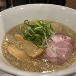 麺処 しのぶ - 背脂醤油ラーメン