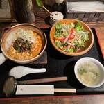Kuroneko Yoru - 今週のランチ　雲南豆腐飯