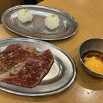 大阪焼肉・ホルモン ふたご  - すき焼きカルビ君と共に・・・　380円×２
