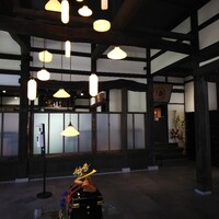 酒と二十四節気料理 きのえね omoya - 磁器照明作家・飛松弘隆氏によるランプシェード