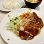 レストラン早川 - ポークソテー（定食）味噌汁付き