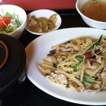孔子餐店 - 今週のおすすめ定食、土豆絲炒肉750円