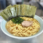 横浜らーめん 本牧家 本店 - らーめん中 900円