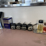 横浜らーめん 本牧家 - 卓上