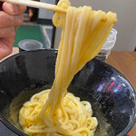 長命うどん - もともとツルツルのうどんですが、麺がうどんにしては細いのでタレが適度に絡みます。