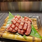 炭火焼肉 BuZZ - 