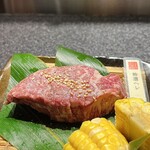 炭火焼肉 BuZZ - 