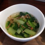 キッチン ブルー グローブ - ほうれん草スープのアップ