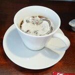 キッチン ブルー グローブ - ミルクを入れます