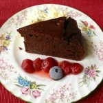 Daacha - チョコレートケーキ… 生クリームも美味しいですよ。