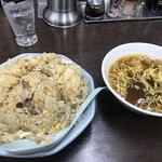忠豊 - チャーハンとスープ