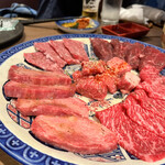 Jimbou Yakiniku Ryouriten - 