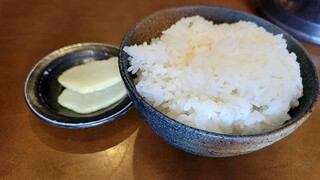 らーめん巖窟王 - ・中めし180円