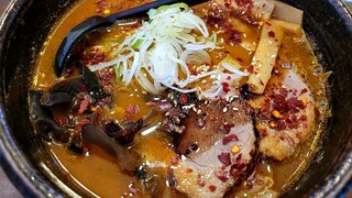 Ramen Gankutsuou - ・ピリ辛らーめん980円