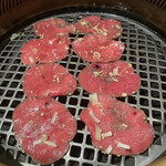 ホルモン焼肉 富や - 