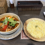 マタレー 円山店 - 北海道産アスパラとホタテとしめじのバターソテーカレー
                                辛さLevel08
                                ライス中盛