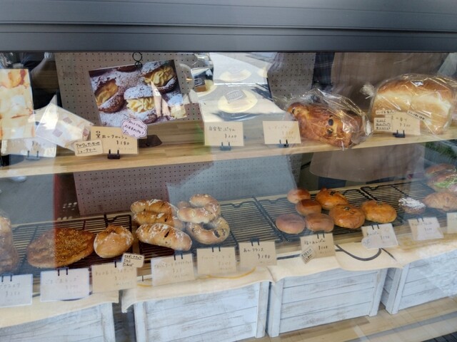 Chiisana Pan Yasan Petit Bonheur