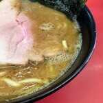 ラーメン 杉田家 - 直系の中ではマイルドだけど、コクと旨味のあるスープ。