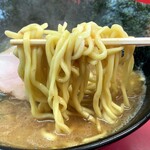ラーメン 杉田家 - 麺リフト。