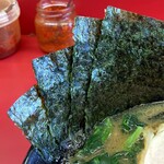 ラーメン 杉田家 - 海苔増しは4枚90円。