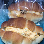 PARKER HOUSE BUTTER ROLL - トリュフ香る卵サンドロールパン