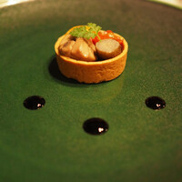 Le Salon de Legumes - トリュフの味がとても強くて、上に乗っている野菜類とタルト生地と最高のバランスで今でも味を思い出して食べたくなります。