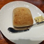 馳走西健一 - パン