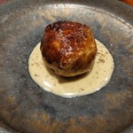 馳走西健一 - 太刀魚と玉ねぎのパイ包み　栗ソース