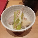 さじ - お通し（鶏モモ肉とふき）