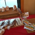 キララベーカリー - 多伎町産いちじく入りのパン外せない!