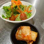 KOREAN IZAKAYA ジャン - サラダとキムチ