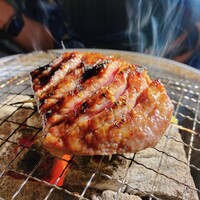 炭火焼肉 伏見屋 飛騨牛別邸 - 飛騨牛カルビ(ダイヤモンドカット)