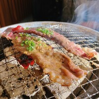 炭火焼肉 伏見屋 飛騨牛別邸 - イチボの焼きしゃぶ