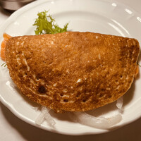 スンガリー 新宿東口本店 - サーモンマリネが挟まっています