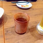 三代目 鳥メロ - 温かいお茶で落ち着く