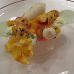 エクアトゥール - デザート：パイナップルのラビオリとバーベナとペリエのソルベ パッションフルーツのソース