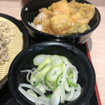 吉そば - 薬味のネギ、蕎麦つゆ