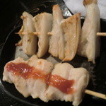 串やき おおまさ - ささみ梅とヤゲン軟骨　ともに160円