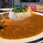 Kaokoi Curry - 2種盛り（3種野菜のサンバル風・海老マサラ）