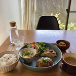 CAFE HOME - 每個地方都充滿了陽光