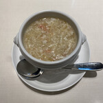 四川飯店 - フカヒレと蟹肉のスープ