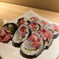 炭火割烹 麻布龍土町 - 海鮮太巻き